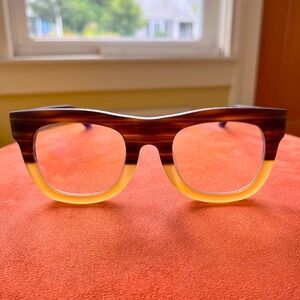 Caddis D28 Progressive Readers in two-tone Bullet Coffee.